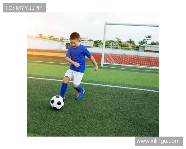 掌握技巧与力量提升足球踢高踢远的有效方法与训练技巧分享 掌握技巧与力量提升足球踢高踢远的有效方法与训练技巧分享